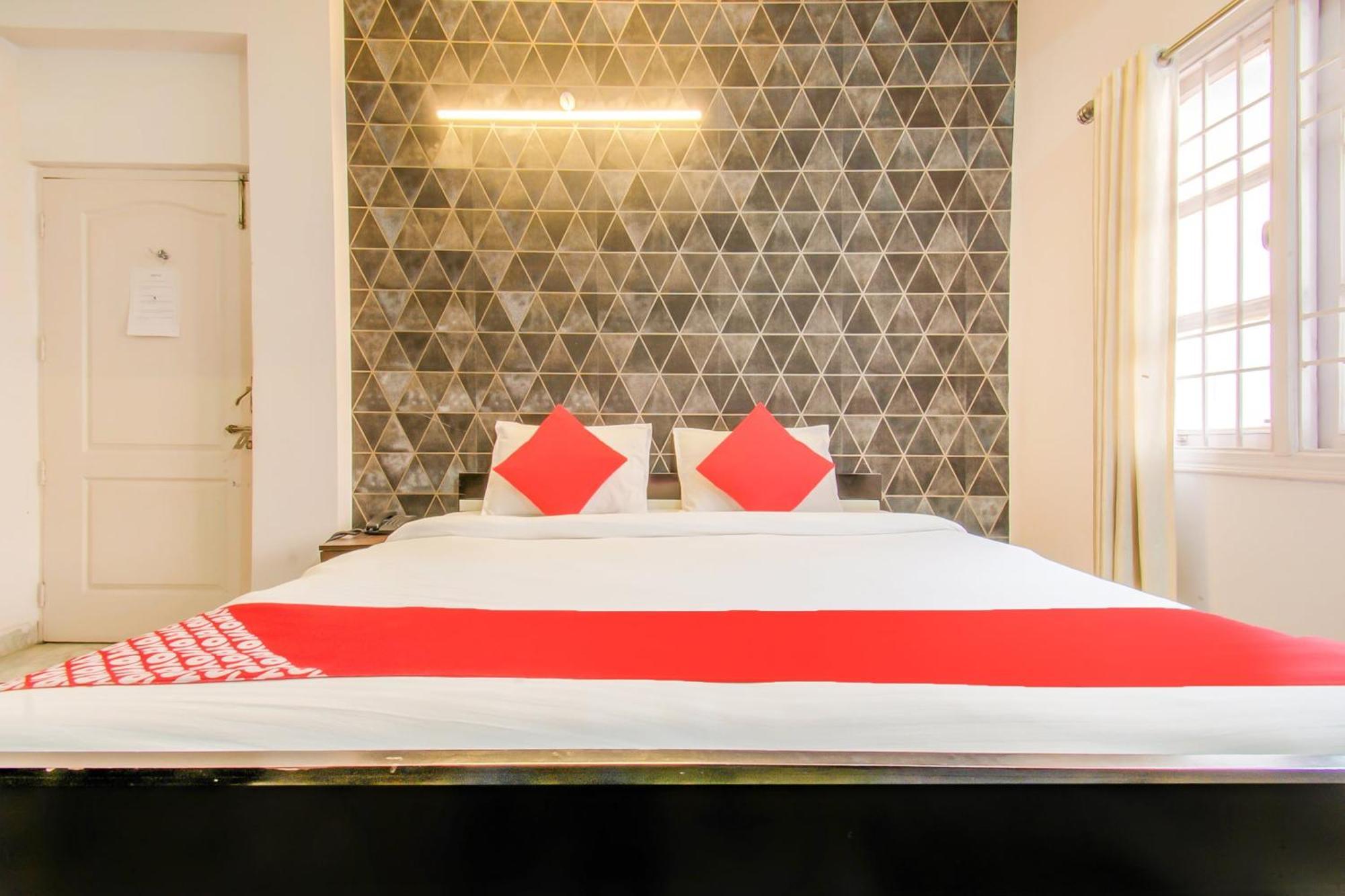 Hotel O Kamini Патна Екстериор снимка